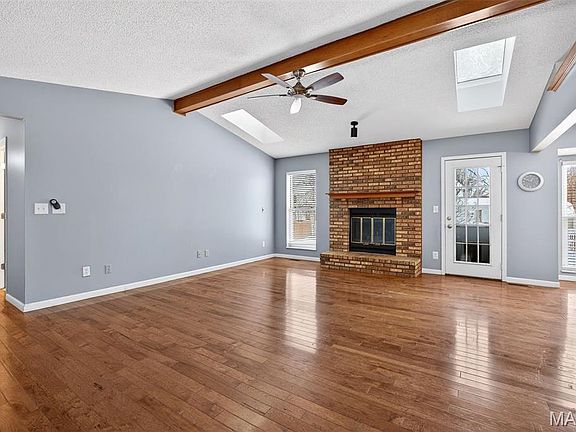 5th image of 522 Pioneer Dr
