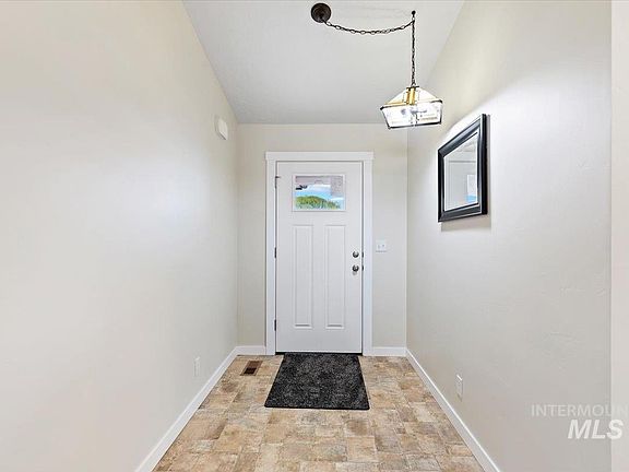 4th image of 2570 Driftwood Pl