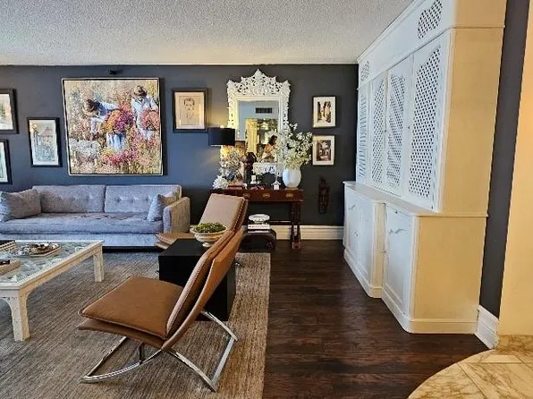18061 Biscayne Blvd APT 901, North Miami Beach, FL 33160