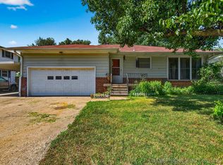 929 W Shawnee Ave, Nowata, OK 74048