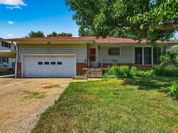 929 W Shawnee Ave, Nowata, OK 74048