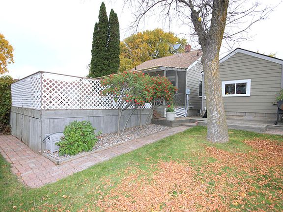 3rd image of 430 E Saint Charles Ave