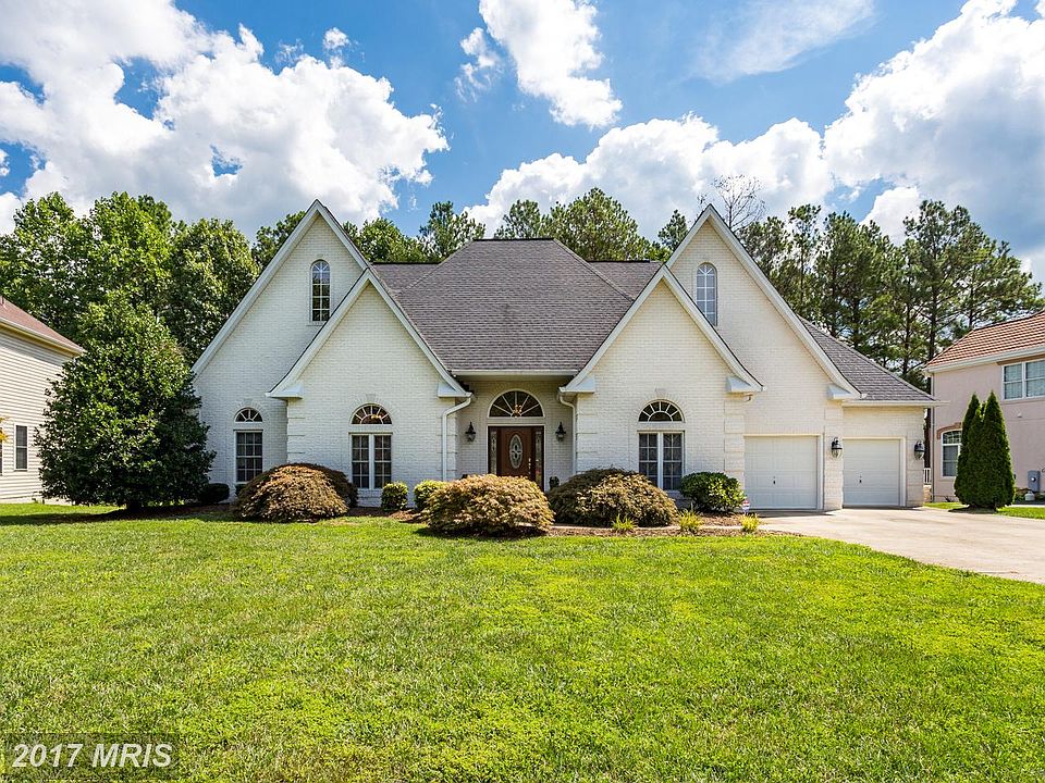 1st image of 4 Lakewind Ln