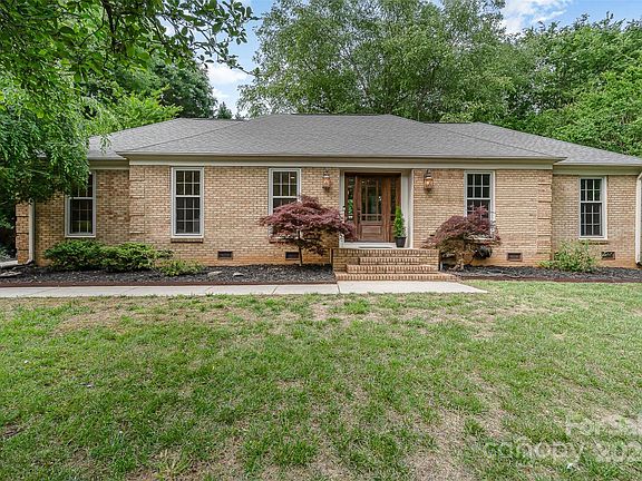 3rd image of 3816 Dunlanwood Cir