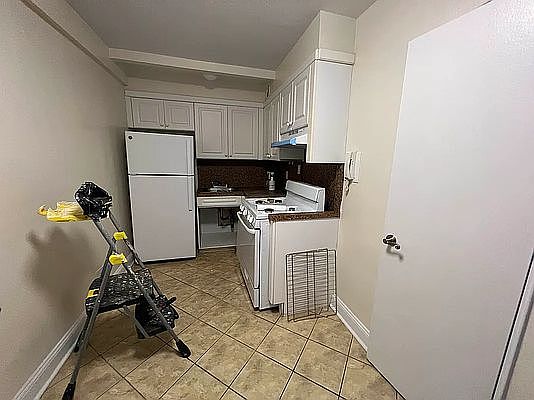 3rd image of 87-02 Midland Pkwy #2W