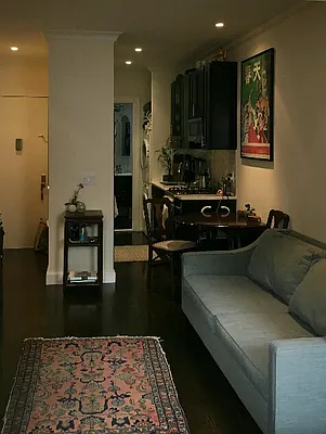 Rented by RES New York | media 4