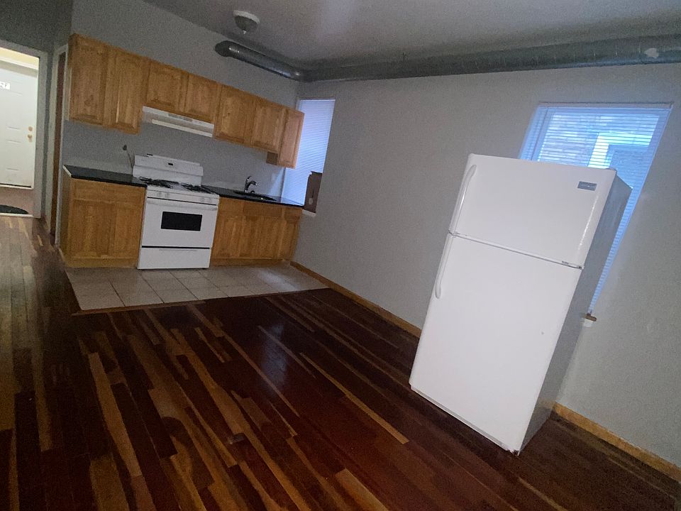 2nd image of 4236 Chestnut St #2R