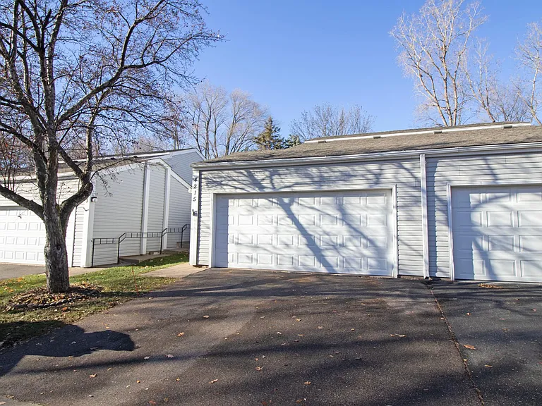 4215 Sylvia Ln S — Photo 16
