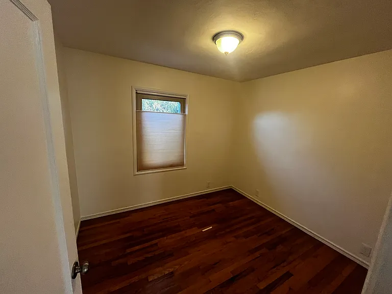 2727 Gaynor Ave — Photo 9