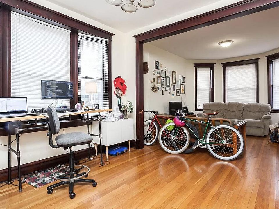 1st image of 2902 W Diversey Ave #2