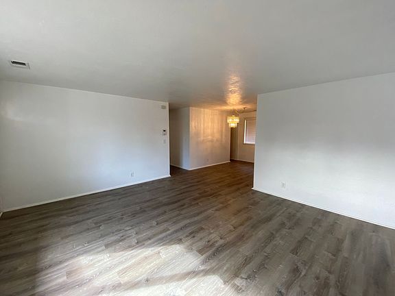 4th image of 1914 Lomond Ave