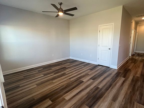 4th image of 69 NE Franklin Tree Dr