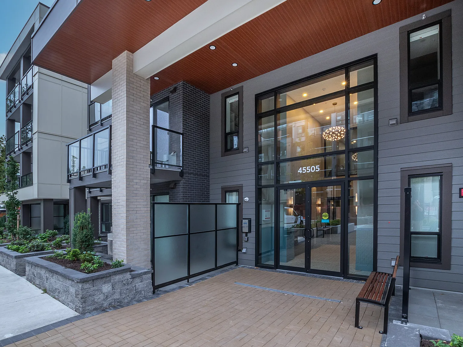 1 bed, 650 sqft, $4,350 — Photo 4