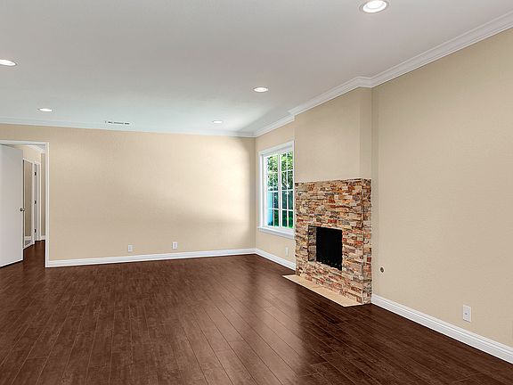5th image of 55 W Green Vale Dr