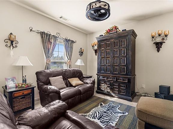 2nd image of 144 Aberdeen Way