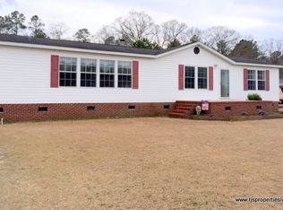 160 Cellular White Dr, Vanceboro, NC 28586