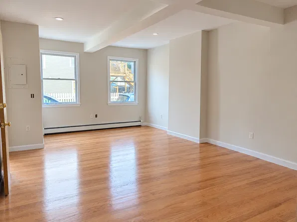 1 Glover Ct #1, South Boston, MA 02127