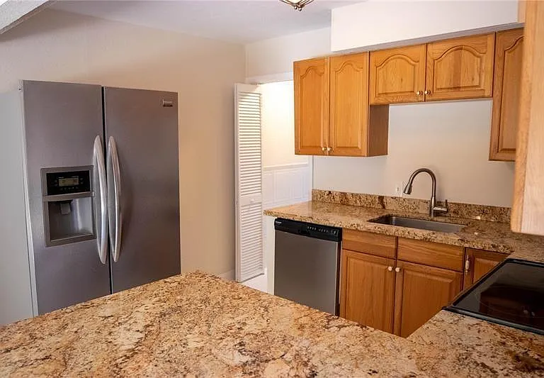316 Sunshine Dr — Photo 2