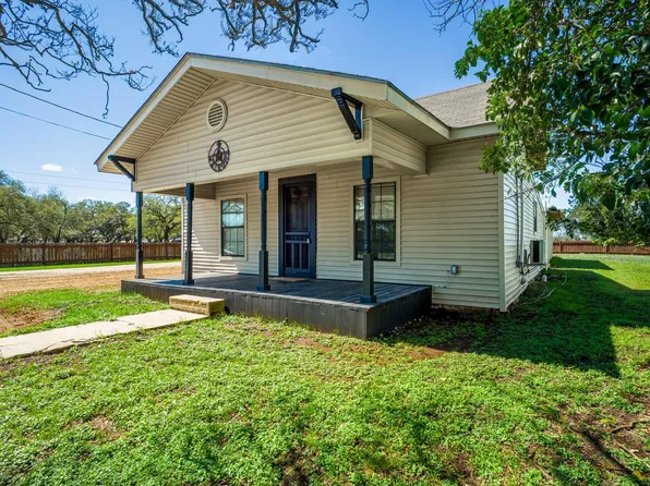 103 N Avenue Q, Johnson City, TX 78636