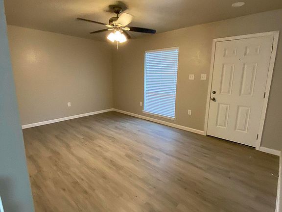 2nd image of 1037 Pebblebrook Dr