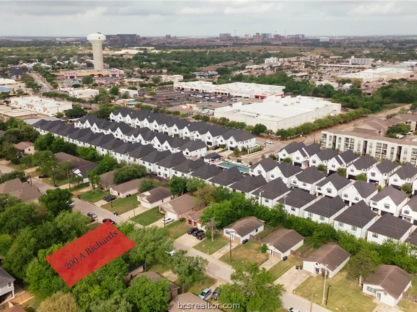 200 Richards St APT A, College Station, TX 77840