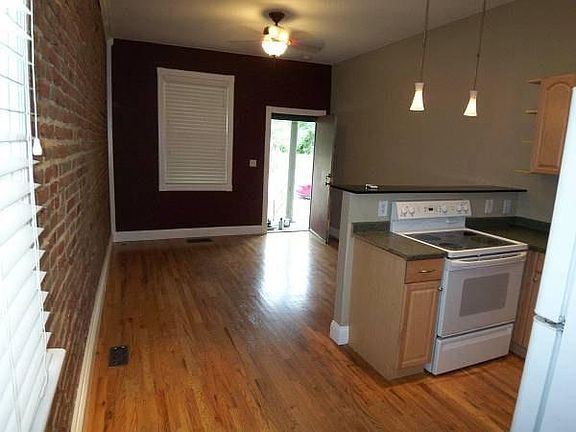 3rd image of 1459 N Lowell Blvd