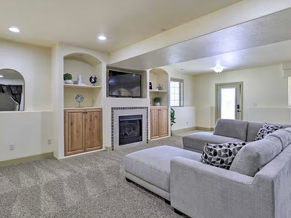 4th image of 39 W Hollyhock Cir