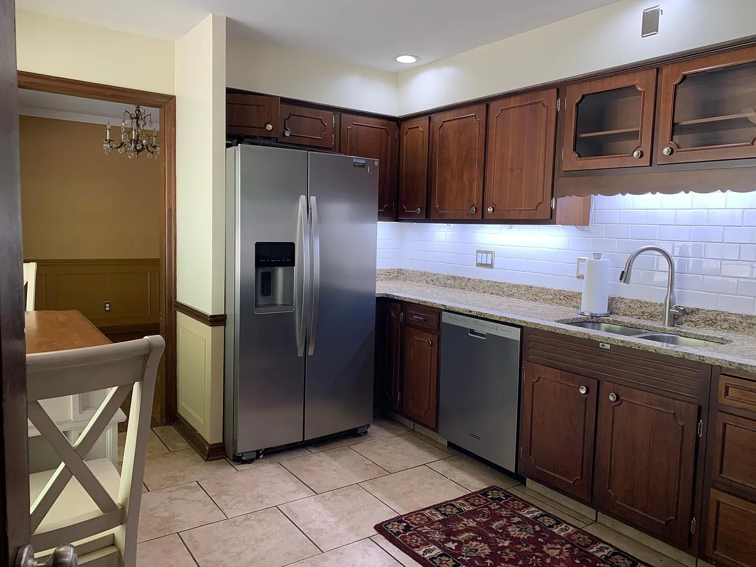 5 bed, 2800 sqft, $2,500 — Photo 3