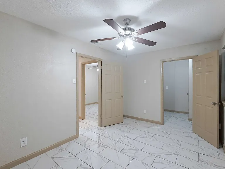 Ambassador Apartments — Photo 58