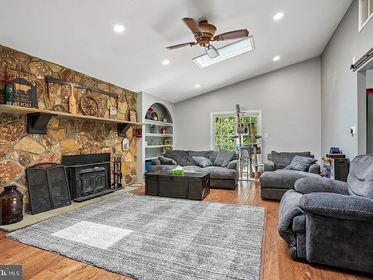 2316 Lorkim Ln — Photo 10