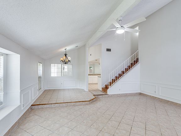 2nd image of 6 Tanager Ct