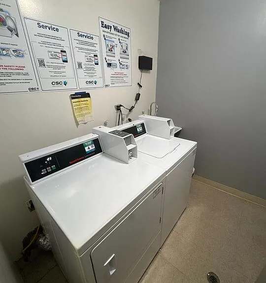 415 Montana Ave #203 — Photo 34