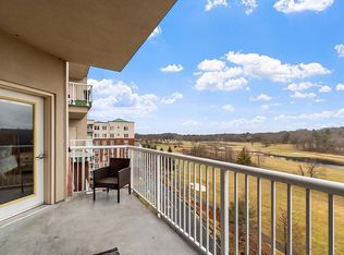 38 Village Rd APT 602, Middleton, MA 01949