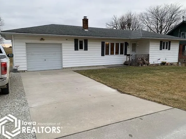 207 E Main St, Wayland, IA 52654