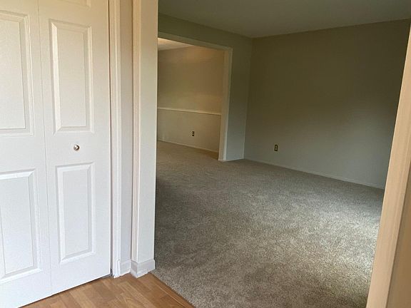 3rd image of 34912 Bunker Hill Dr