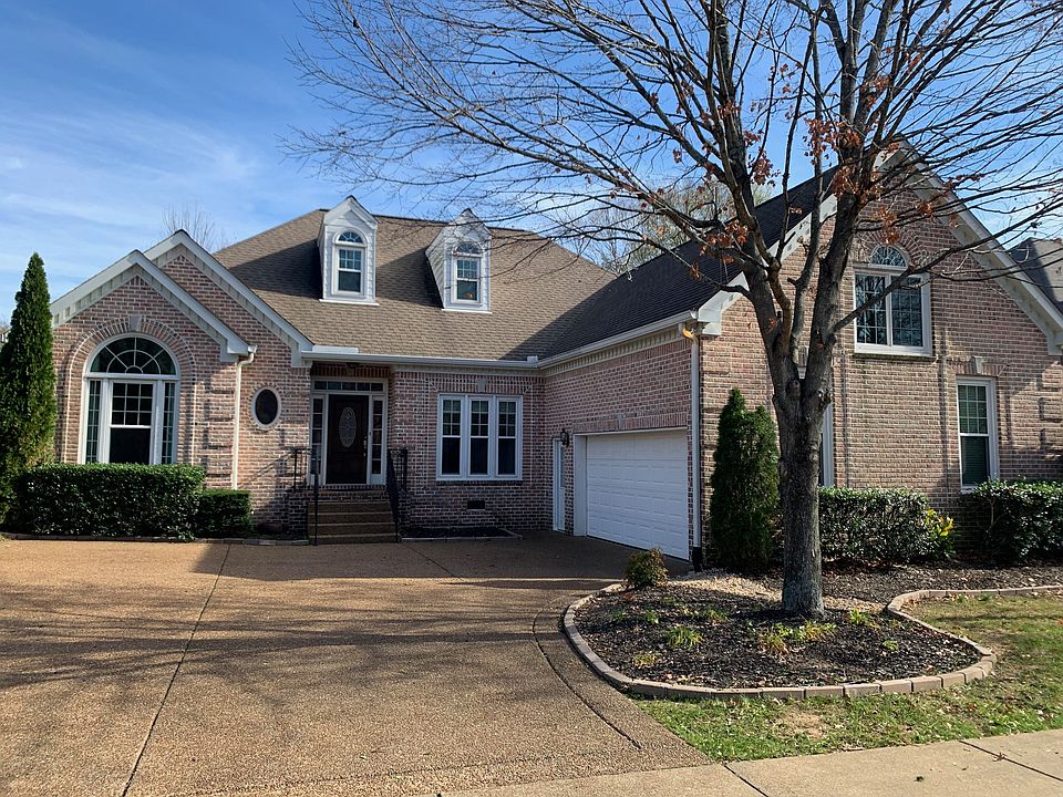 1st image of 208 Karnes Dr