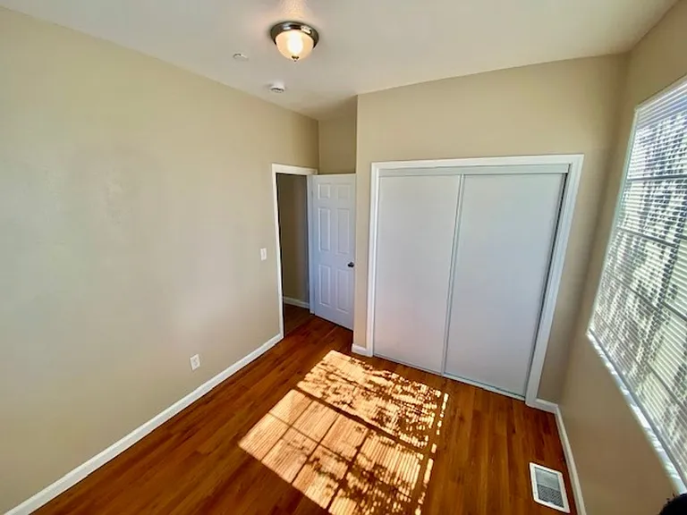 1301 Esmond Ave — Photo 13