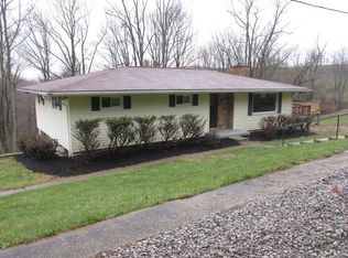 1099 Sorghum Ridge Rd, Wheeling, WV 26003