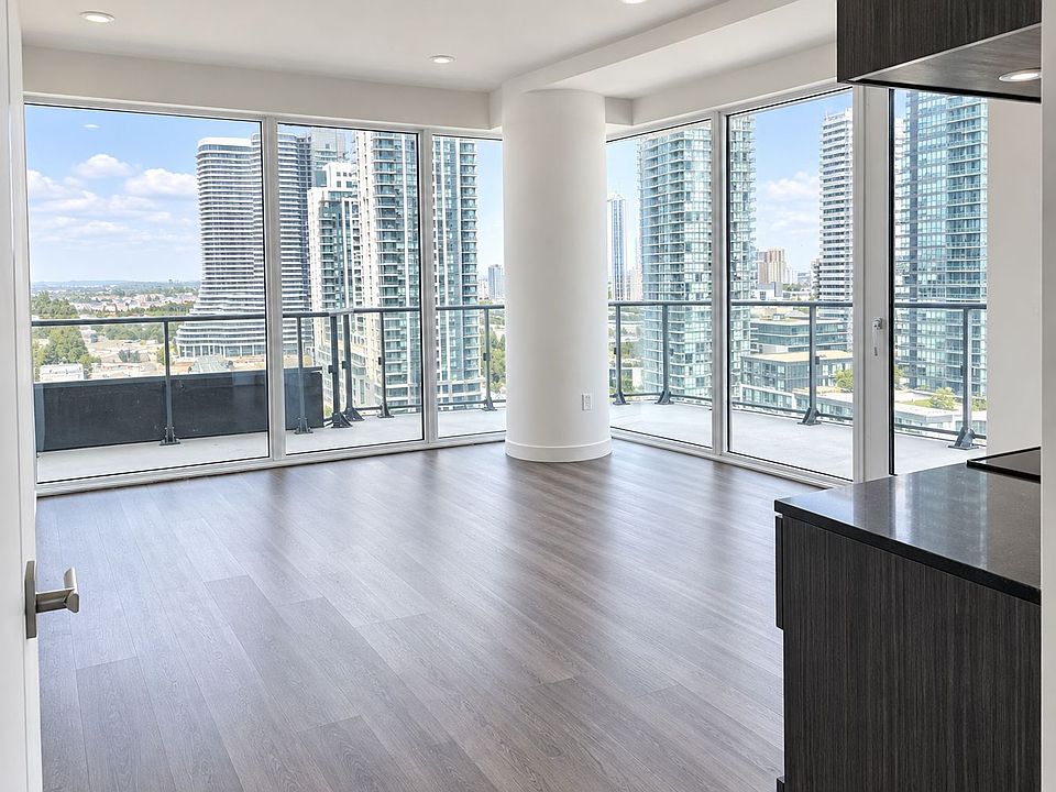 1st image of 448 Burnhamthorpe Rd W #1304