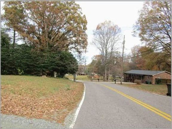 Exterior Neighborhood (street photo)