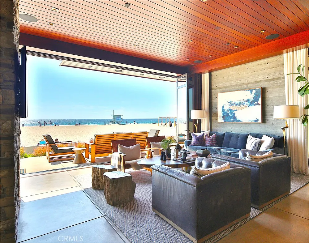 4 bed, 5100 sqft, $65,000 — Photo 2