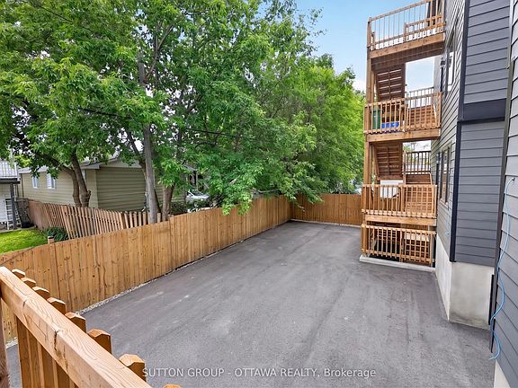 5th image of 340 Shakespeare St
