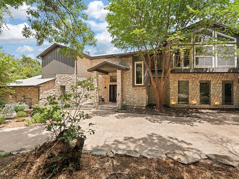 1st image of 613 Armadillo Ct
