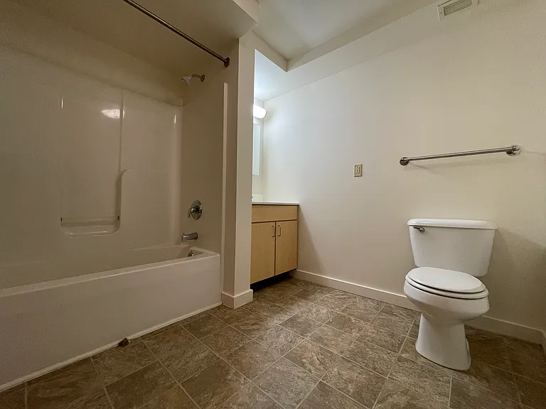 26 N Main St #405 — Photo 4
