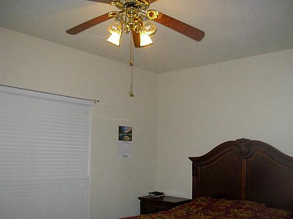 5th image of 3823 Rosewood Ln