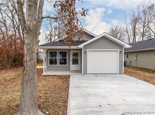239 S 4th St, Austin, IN 47102