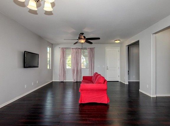 4th image of 2286 N Heritage St