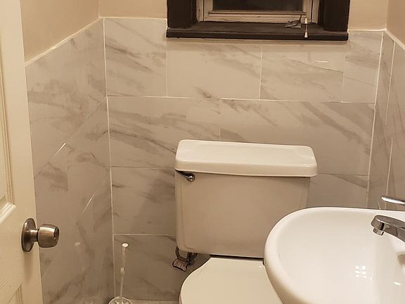 5th image of 2642 W Wilcox St #1