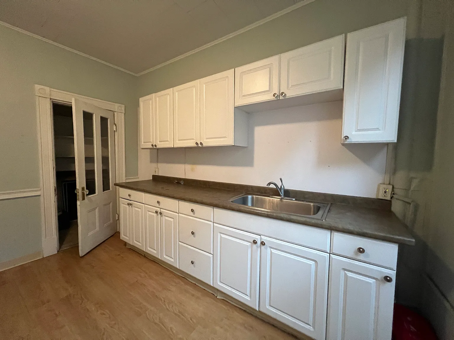 4 bed, 1200 sqft, $6,250 — Photo 4