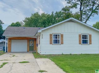508 Colorado Ave SW, Orange City, IA 51041